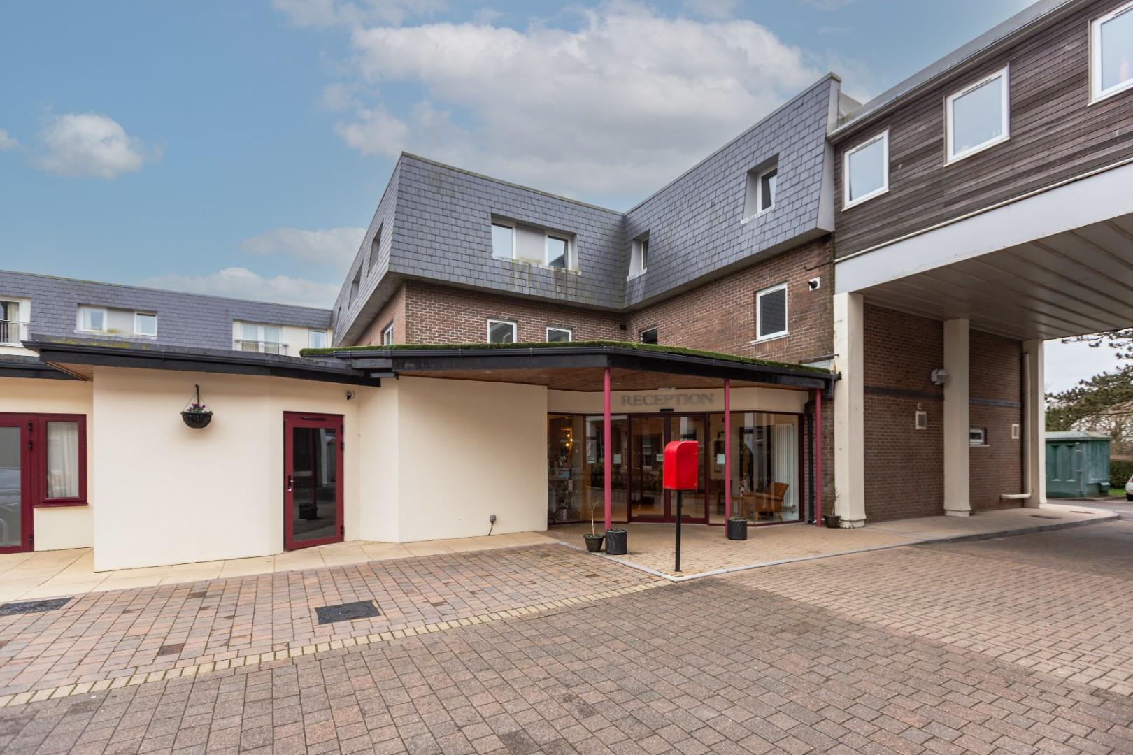 Willow Court, Clyne Common, Swansea, SA3 3JB